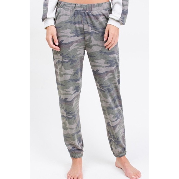 Camo Print French Terry Joggers - Picture 2 of 4